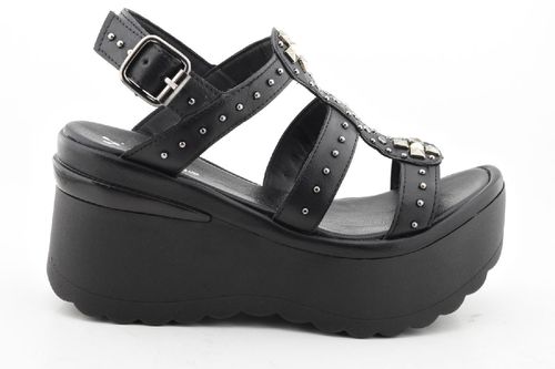 Sandalia con hebilla tiras entrelazadas con tachas mujer SAVAGE - NEGRO