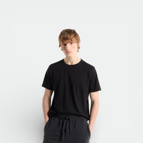 Remera Akamu Hombre EQUUS - NEGRO