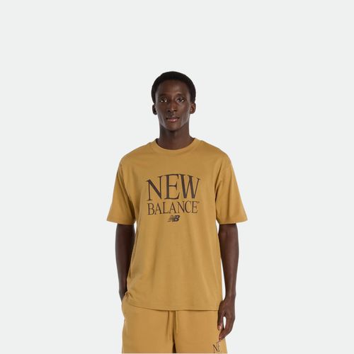 Remera Logo Hombre NEW BALANCE - BROWN MUSTARD